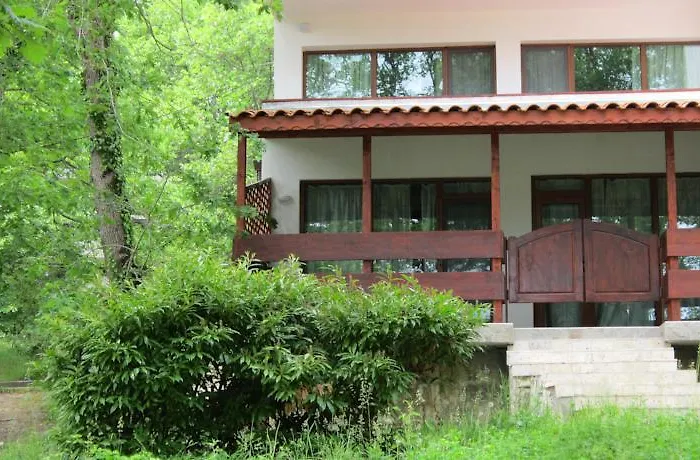 Ξενοδοχείο Forest Πριμόρσκο